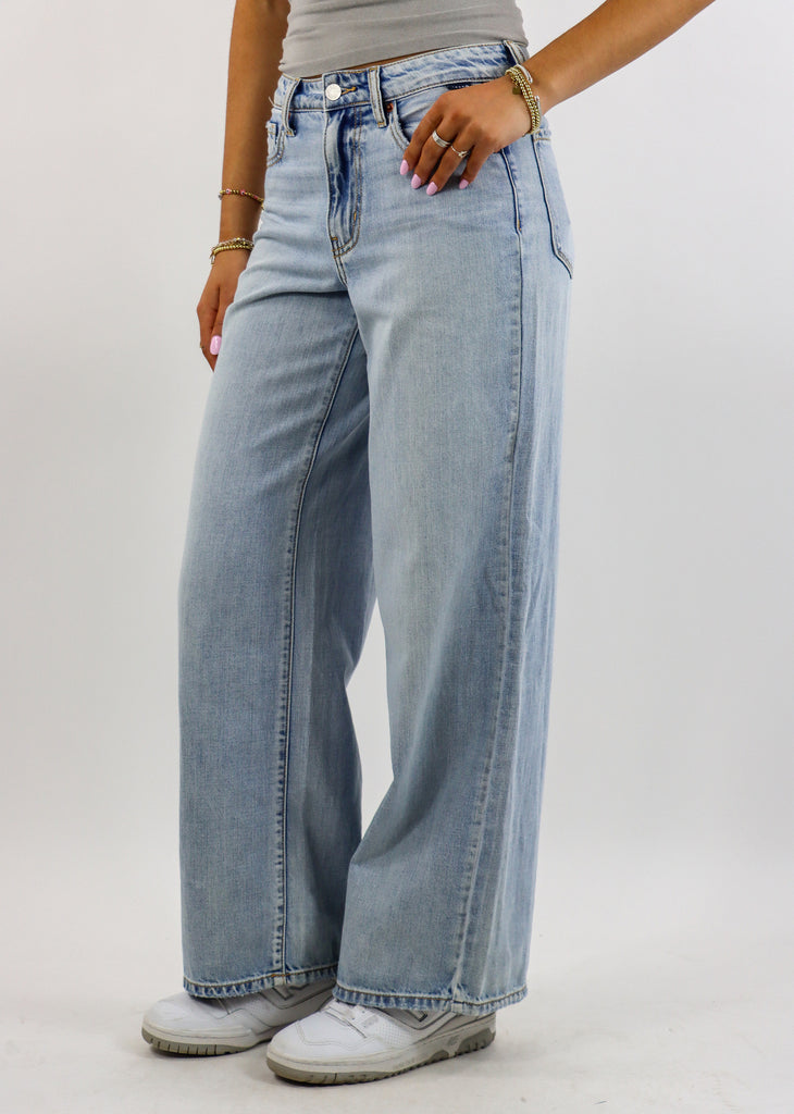 Shine Bright Wide-Leg Jeans ★ Light Wash