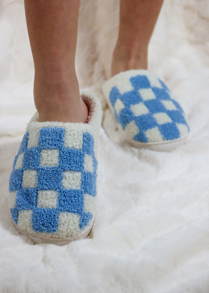 Checkered Slip-on Fuzzy Slipper ★ Blue & White