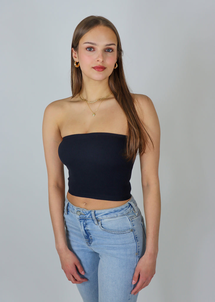Black ribbed cropped tube top 