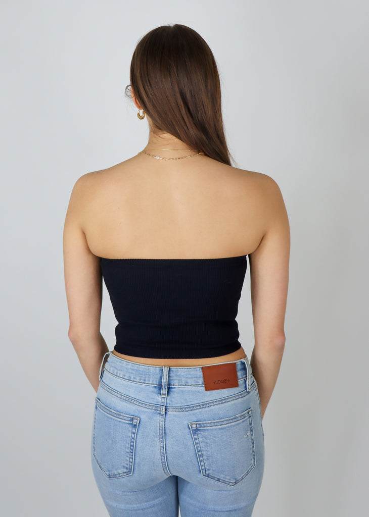 Black ribbed cropped tube top 