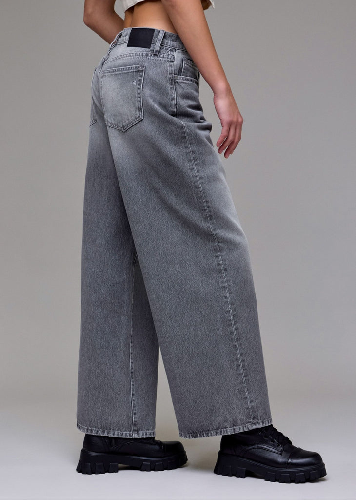 Fade to Grey Jeans ★ Washed Grey